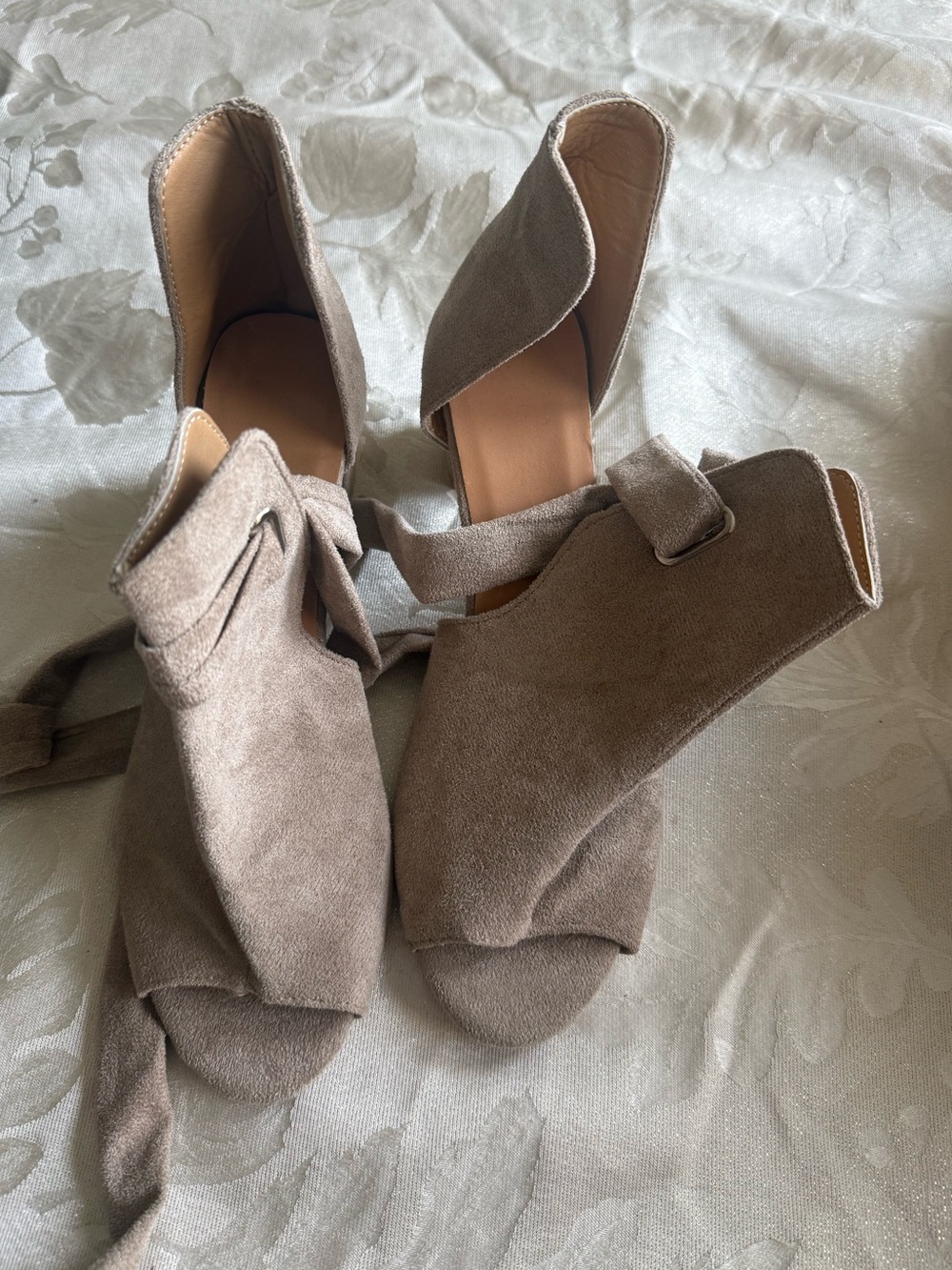 SHEIN Beige Faux Suede Lace-Up Peep Toe Block Heel Sandals EU 40 / US 9